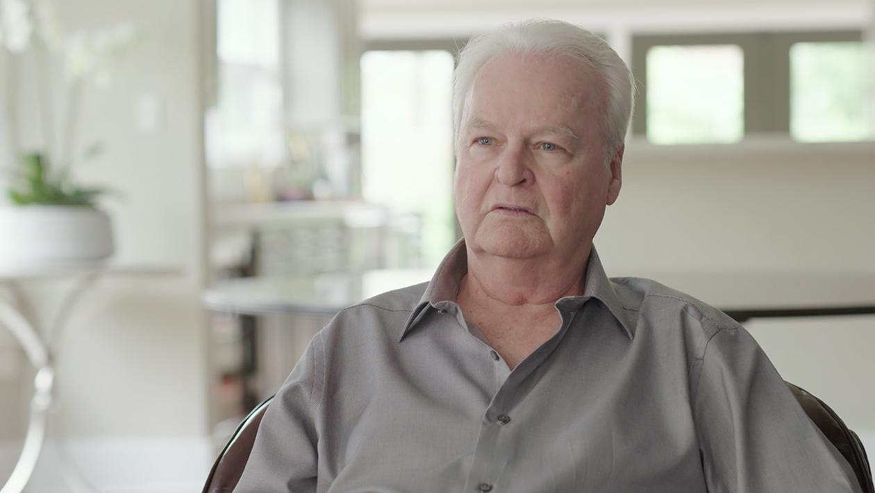 professor in an interview explaining how to set up a conversation with the patient